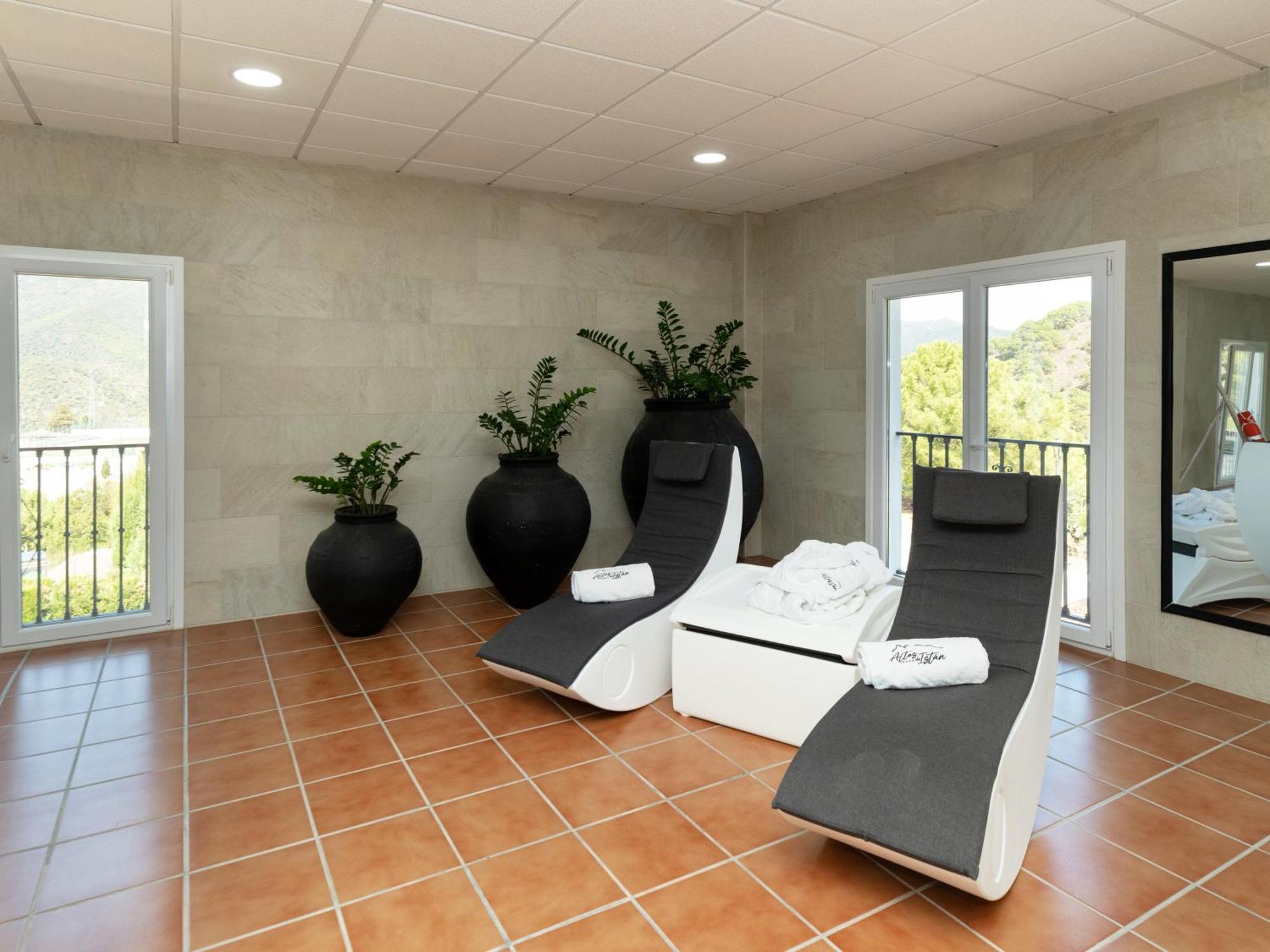 Hotel Altos De イスタン エクステリア 写真